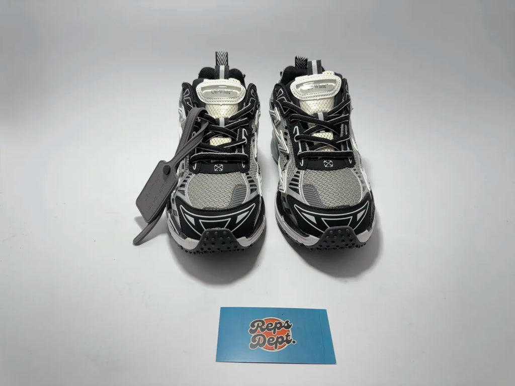 OFF WHITE - Be Right Back Black & White