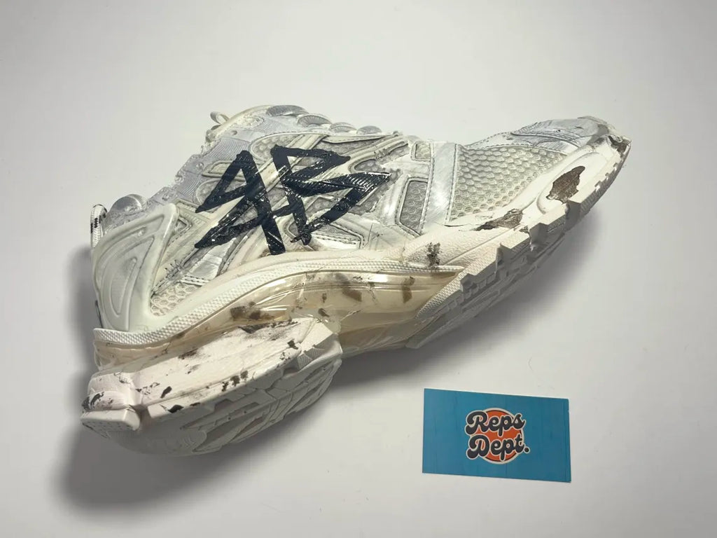 BALENCIAGA Runner - White Graffiti