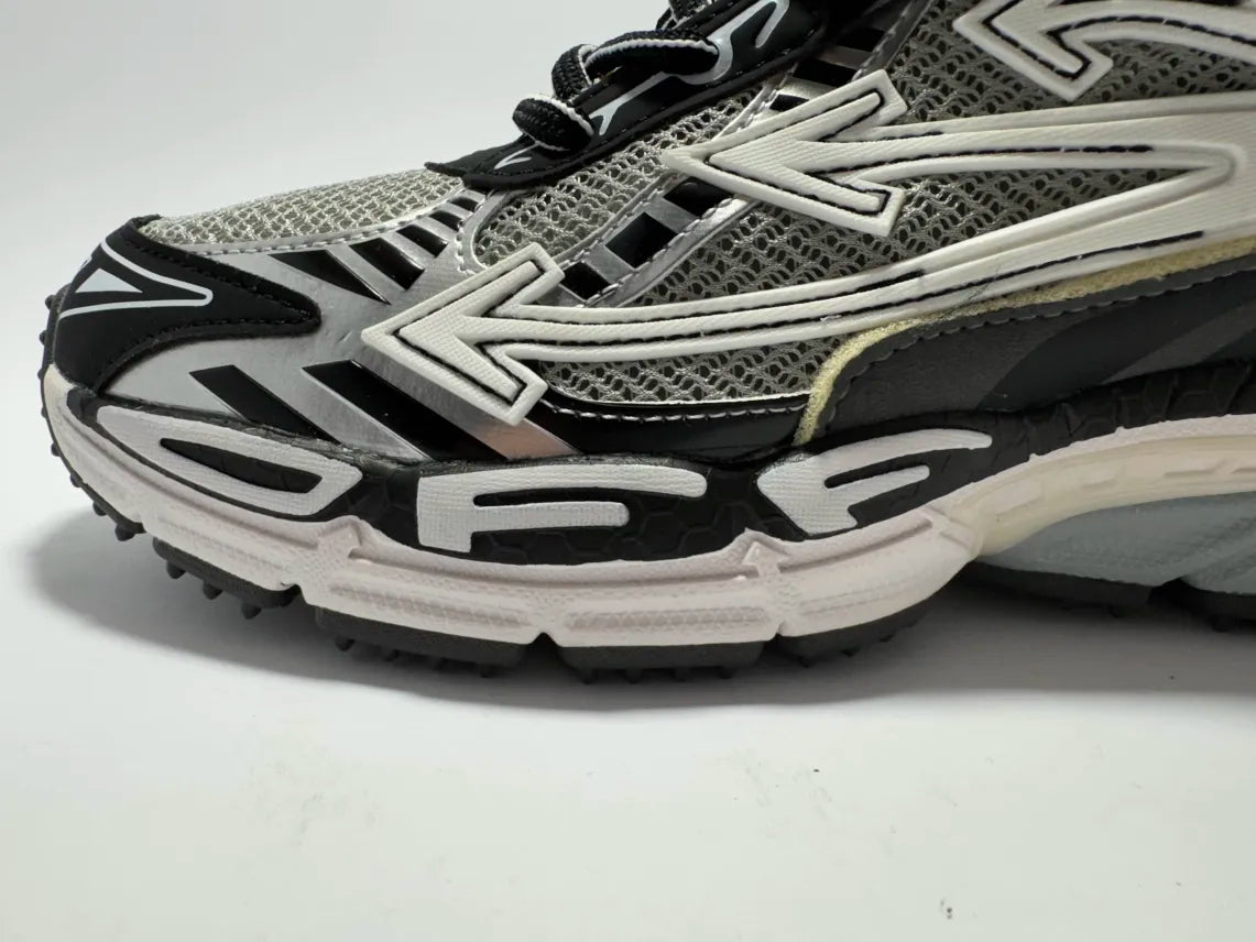 OFF WHITE - Be Right Back Black & White