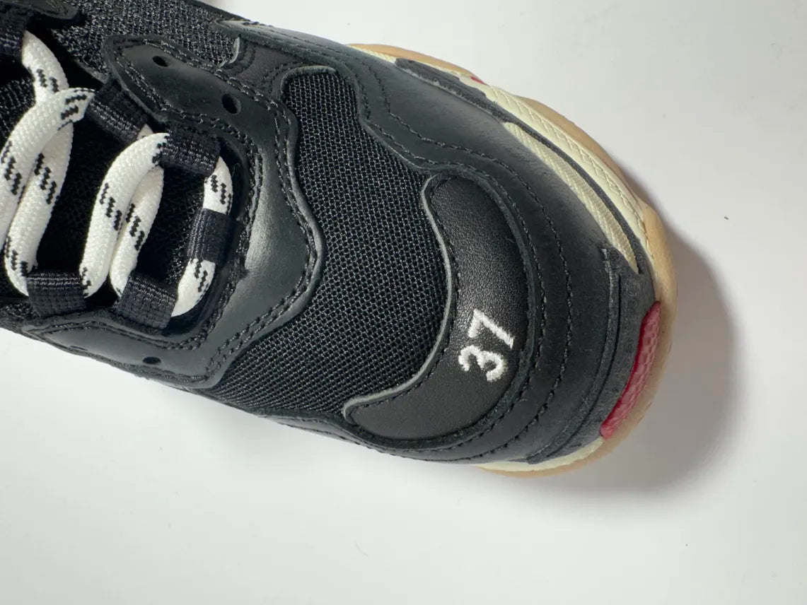 BALENCIAGA - Triple S