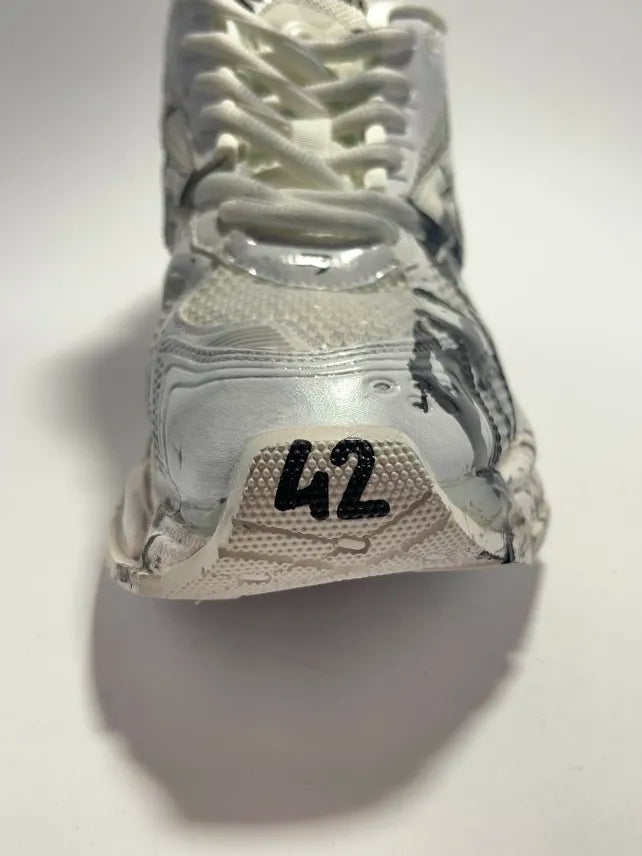 BALENCIAGA Runner - White Graffiti