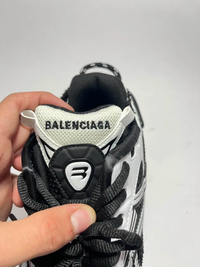 BALENCIAGA Runner - White Black